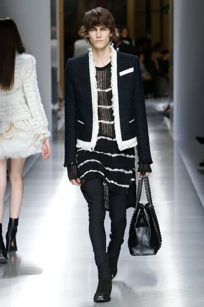 Look 26